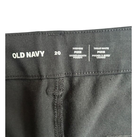 Old Navy Plus Size High-Waisted Pixie Trouser Shorts 5" Inseam Black Size 20 - Picture 4 of 12